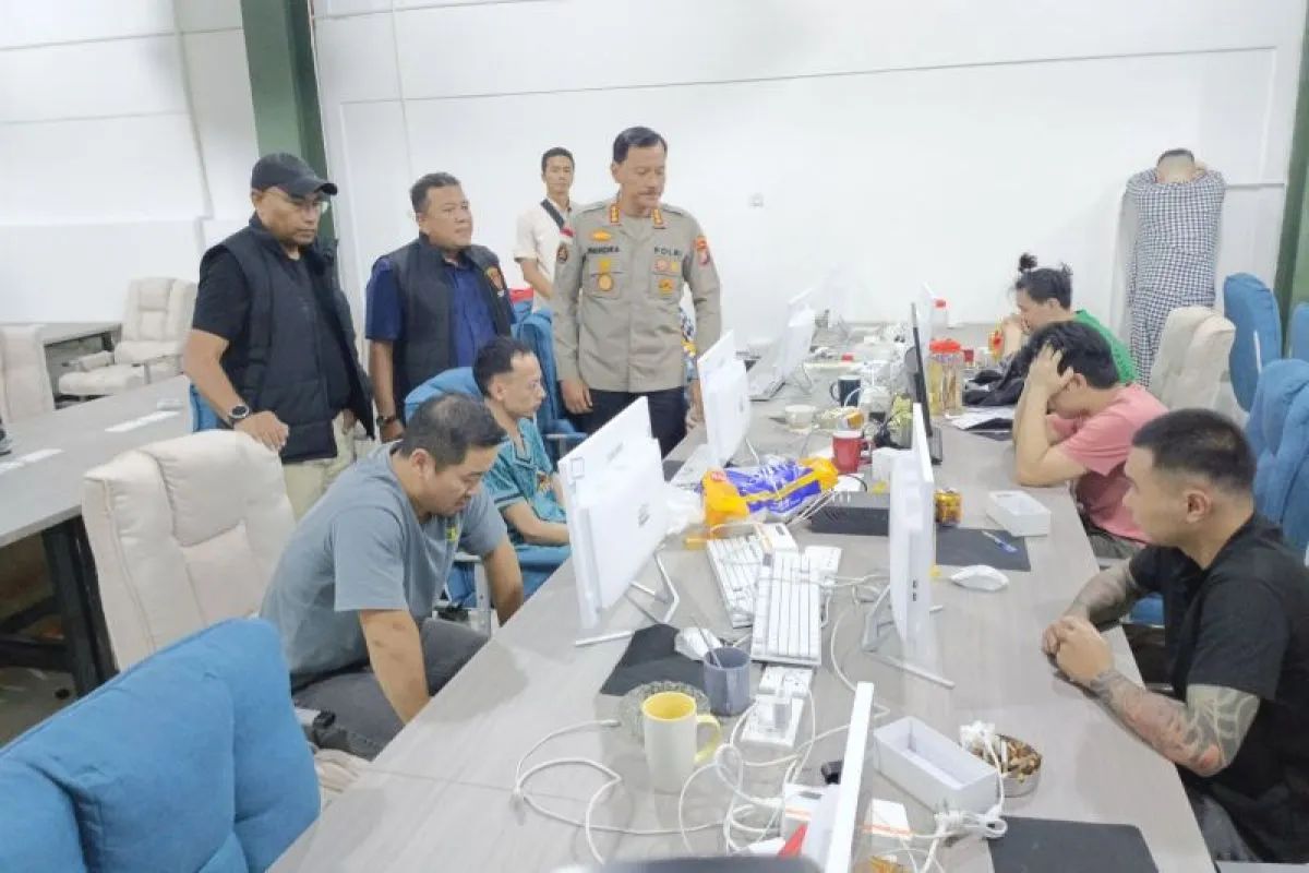 polisi berhasil tangkap 88 pelaku love scamming asal china di batam 62899