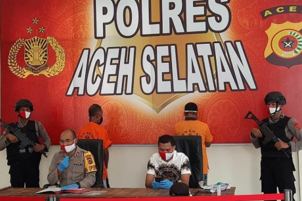 polisi berhasil tangkap dua pelaku illegal logging di aceh selatan 15567