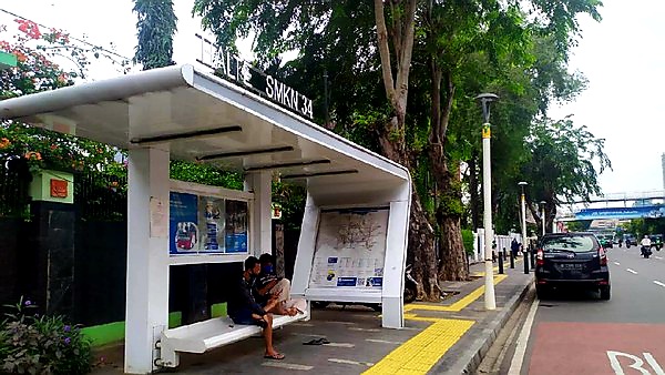 polisi buru penyebar video asusila halte bus senen 30430