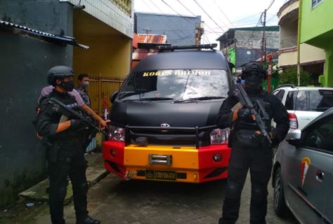 polisi geledah rumah terduga pelaku bom bunuh diri di gereja katedral 30938