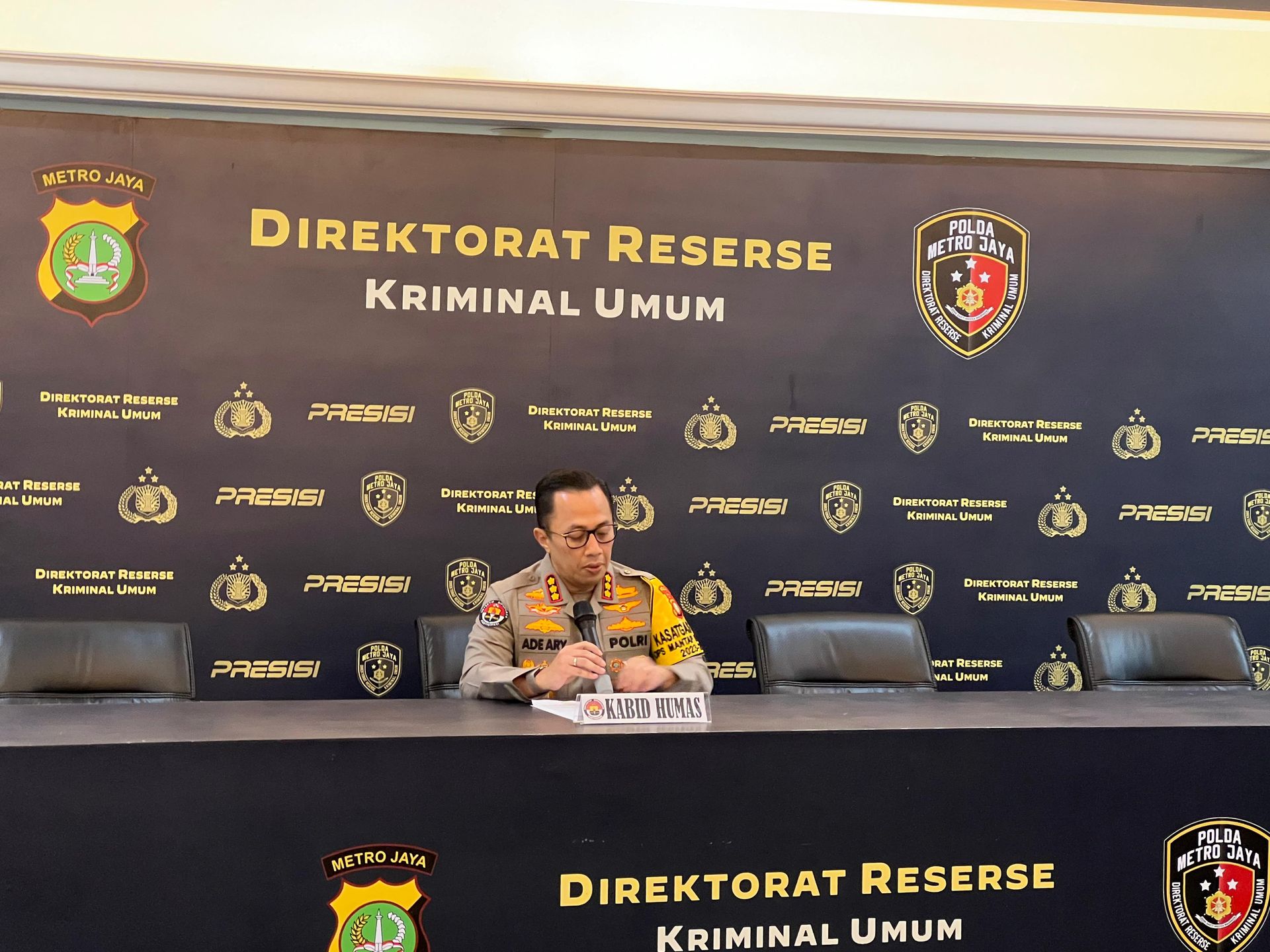 polisi korban pesawat jatuh di bsd dibawa ke rsud tangerang 74151