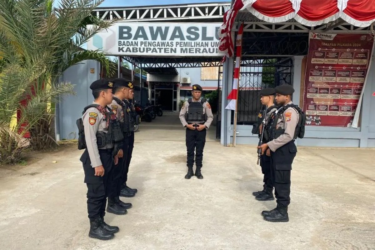 polisi memperketat pengamanan kantor bawaslu wilayah papua selatan 78338