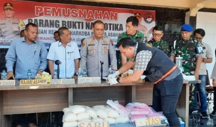 polisi musnahkan narkoba senilai puluhan milyar di asahan 59731