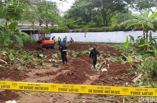 polisi pastikan granat nanas di proyek ciputat tangsel masih aktif 17569