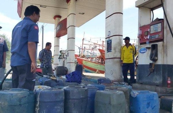 polisi periksa asn pemkab kudus tersangka penimbun bbm bersubsidi 50024
