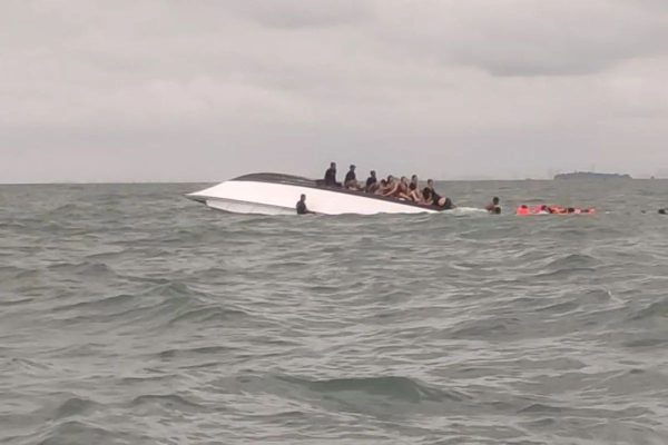 polisi proses evakuasi kapal terbalik di kepulauan seribu tengah berlangsung 71243