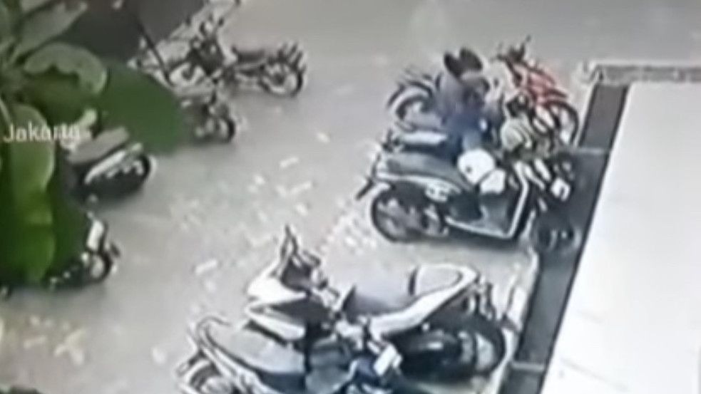 polisi selidiki aksi curanmor menggunakan senpi di cengkareng 62006