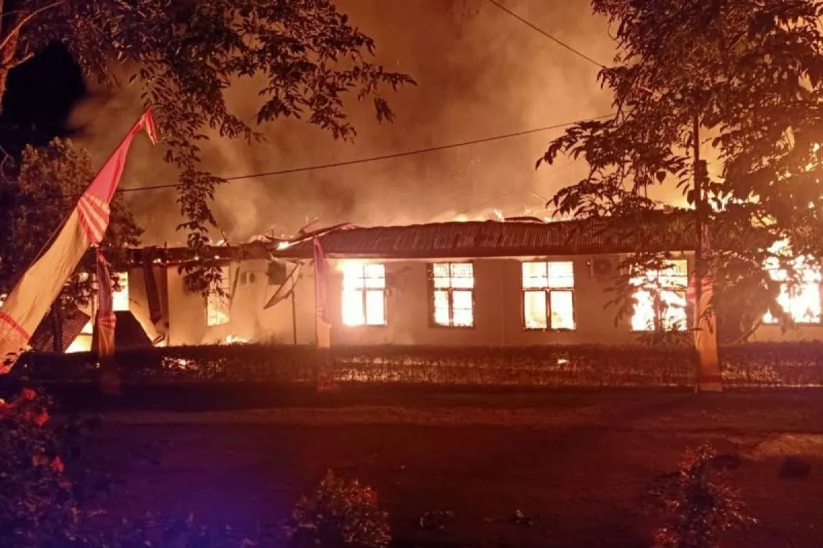 polisi selidiki kasus terbakarnya kantor kemenag jayapura 63069