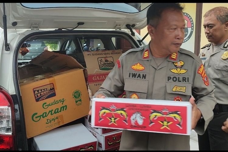polisi sita 27 600 petasan siap edar di cirebon 56099