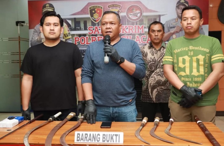 polisi tangkap 18 anggota geng di cilacap pelaku bunuh dan buang korban di areal perkebunan tritih kulon 60100