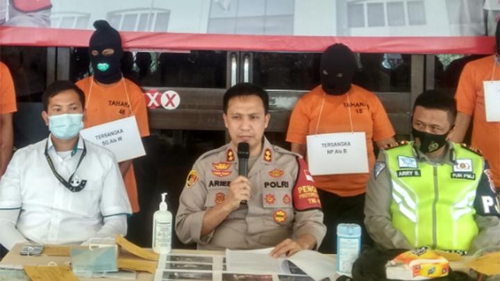 polisi tangkap 6 tersangka begal truk di jalan tol 15708