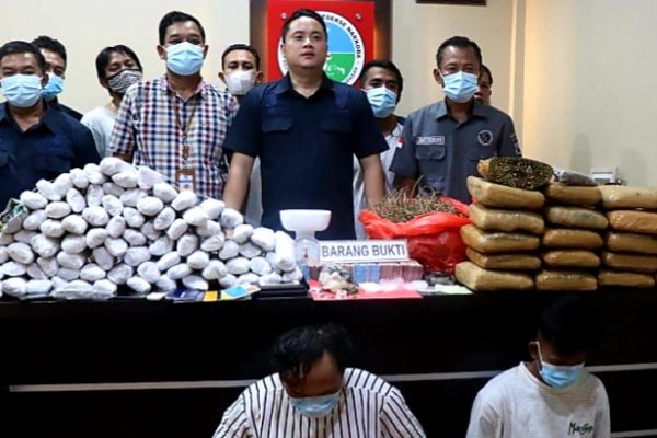 polisi tangkap bandar narkoba jaringan sumatera bali di denpasar 30735