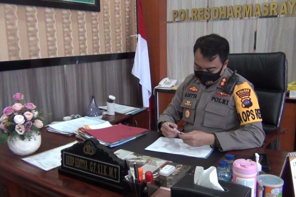 polisi tangkap pengedar sabu di dharmasraya 16038