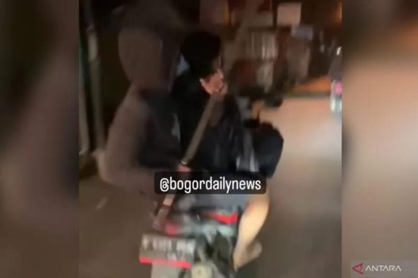 polisi tangkap remaja konvoi bawa sajam di bogor 56357