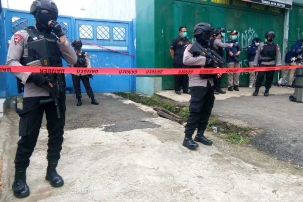 polisi tangkap terduga teroris di condet 30924