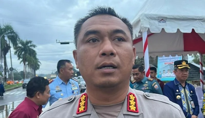 polisi terjunkan personel bantu penanganan longsor di kendari 61006