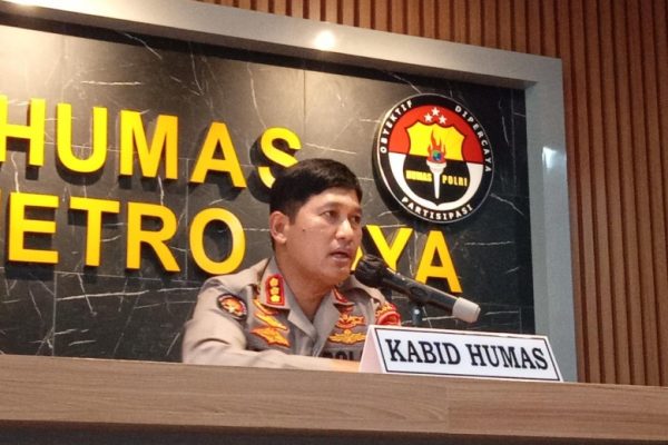 polisi ungkap 3 tersangka pengeroyok ade armando yang masih buron 45941