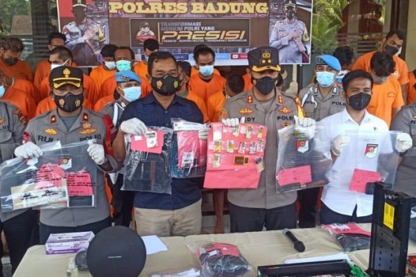 polres badung berhasil ungkap kasus narkoba seberat 1 01483 gram 17639