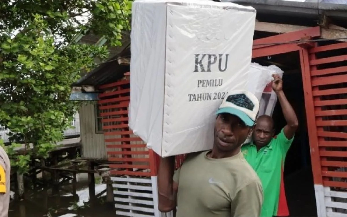 polres biak siapkan 352 personel kawal distribusi logistik pemilu 2024 70082