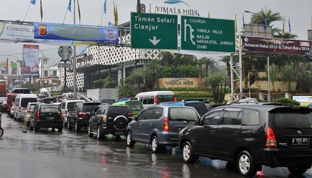polres bogor catat 20 ribu kendaraan melintas kawasan puncak pada libur waisak 74386