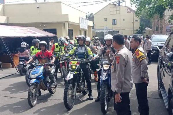 polres cianjur turunkan puluhan anggota dengan motor trail untuk salurkan bantuan ke daerah terisolasi 51987