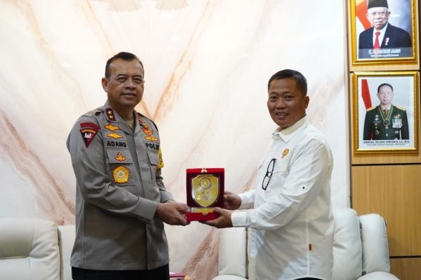 polres jajaran polda sulbar raih predikat dan opini pelayanan publik terbaik dari ombudsman ri 71114