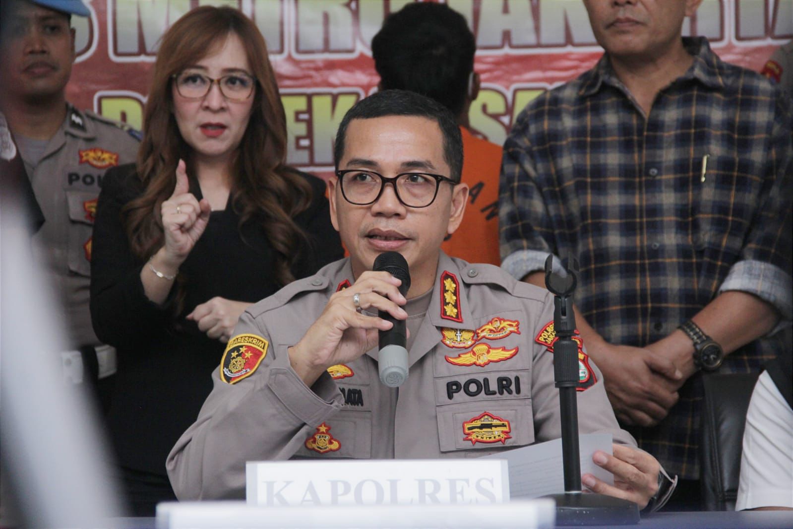 polres jakarta timur tangkap pembacok penjaga keamanan di pasar rebo 61464