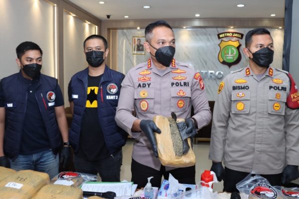 polres jakbar berhasil gagalkan peredaran narkoba rp27 miliar untuk tahun baru 17532