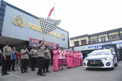 polres lamongan kirim bantuan bagi korban bencana cianjur 51857