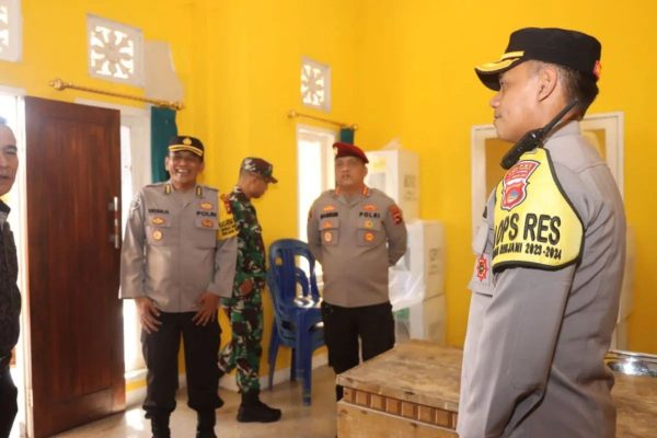 polres lombok pertebal pengamanan jelang pleno tingkat kecamatan 70280