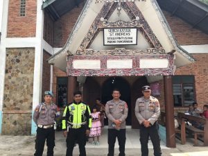 polres samosir gelar pengamanan ibadah terhadap gereja gereja di wilayah hukum samosir 70914