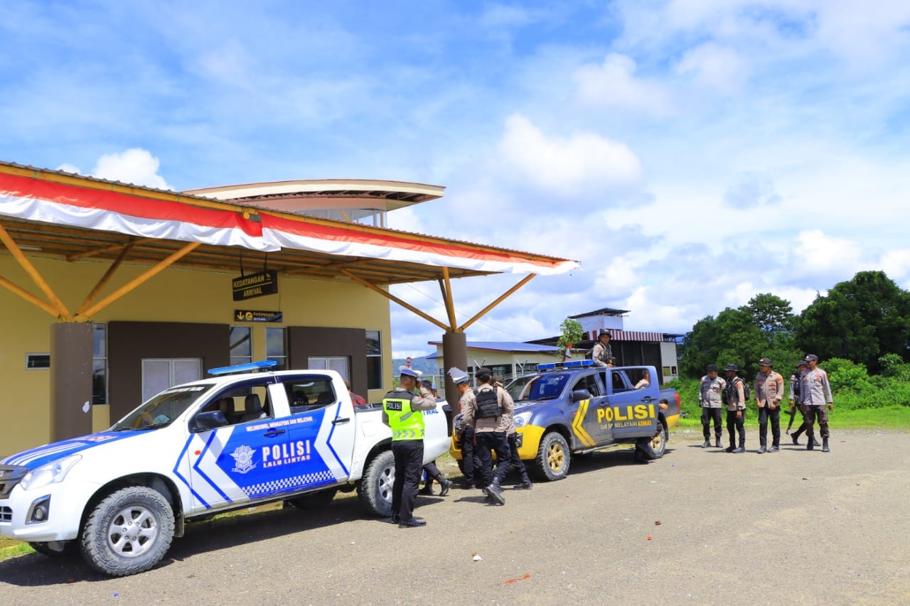 polres yalimo laksanakan patroli dialogis untuk jaga kamtibmas dan amankan jalannya pemilu 2024 67554