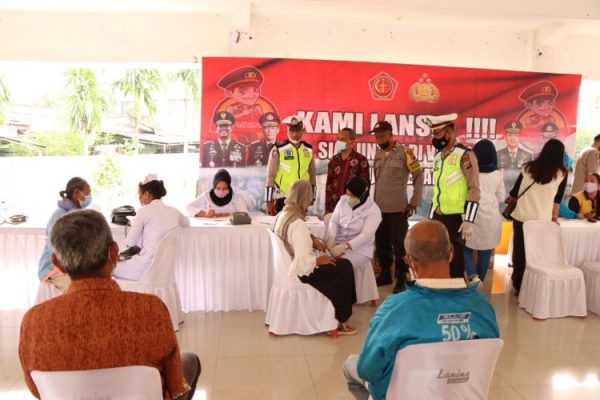 polresta deli serdang kembali laksanakan vaksinasi massal wujud sinergitas tni polri 9983