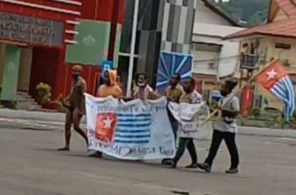 polri amankan 7 mahasiswa diduga kibarkan bendera bintang kejora di papua 17523