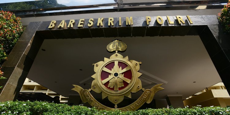 polri berhasil tangkap otak penipuan investasi robot trading dan sita uang rp12m 22967