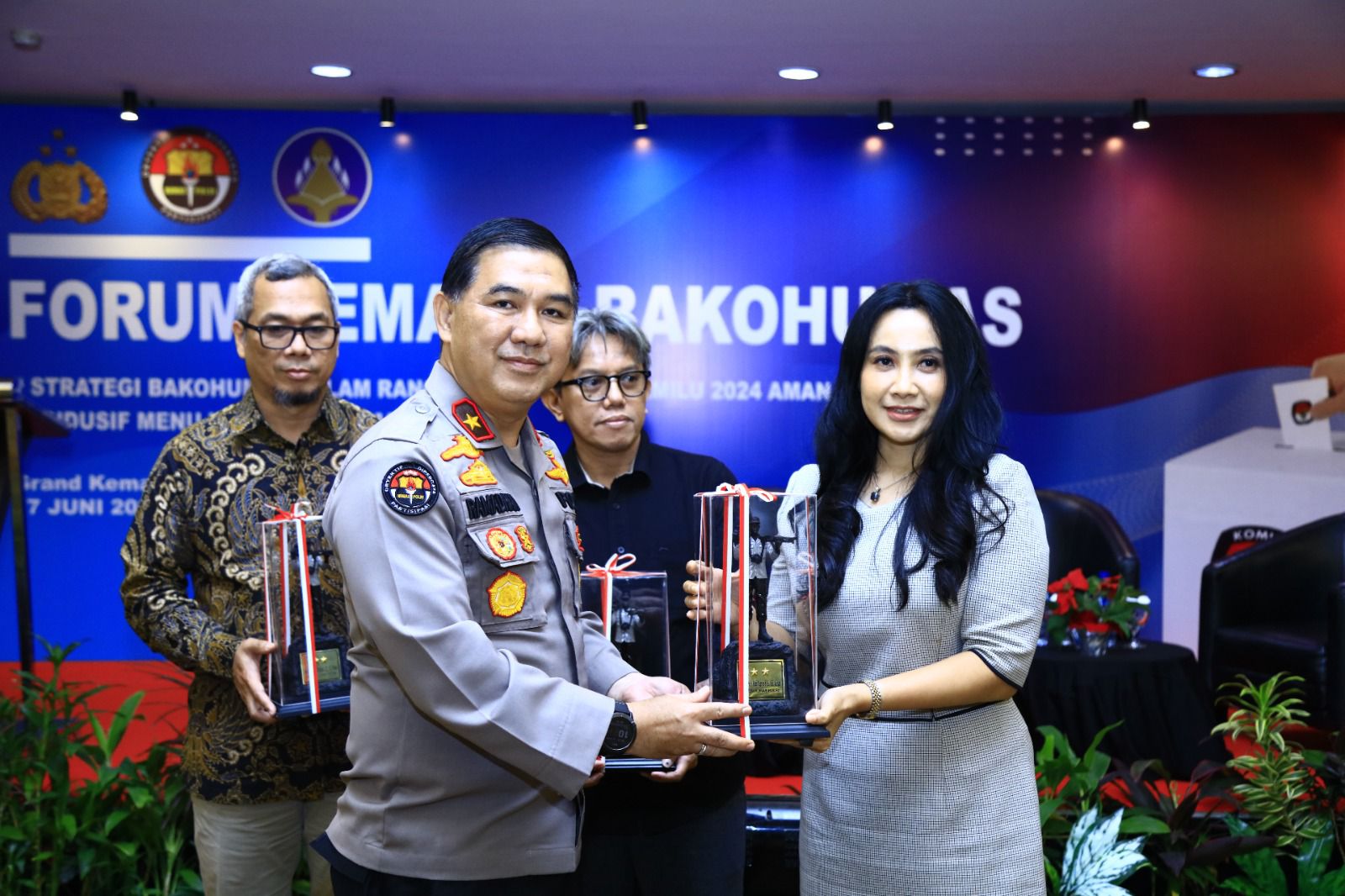 polri diharapkan menjadi punggawa memerangi hoaks dan kerawanan pemilu 2024 60171
