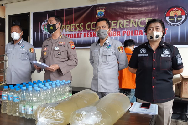 polri gagalkan penyelundupan ribuan liter cap tikus ke kepulauan 16242