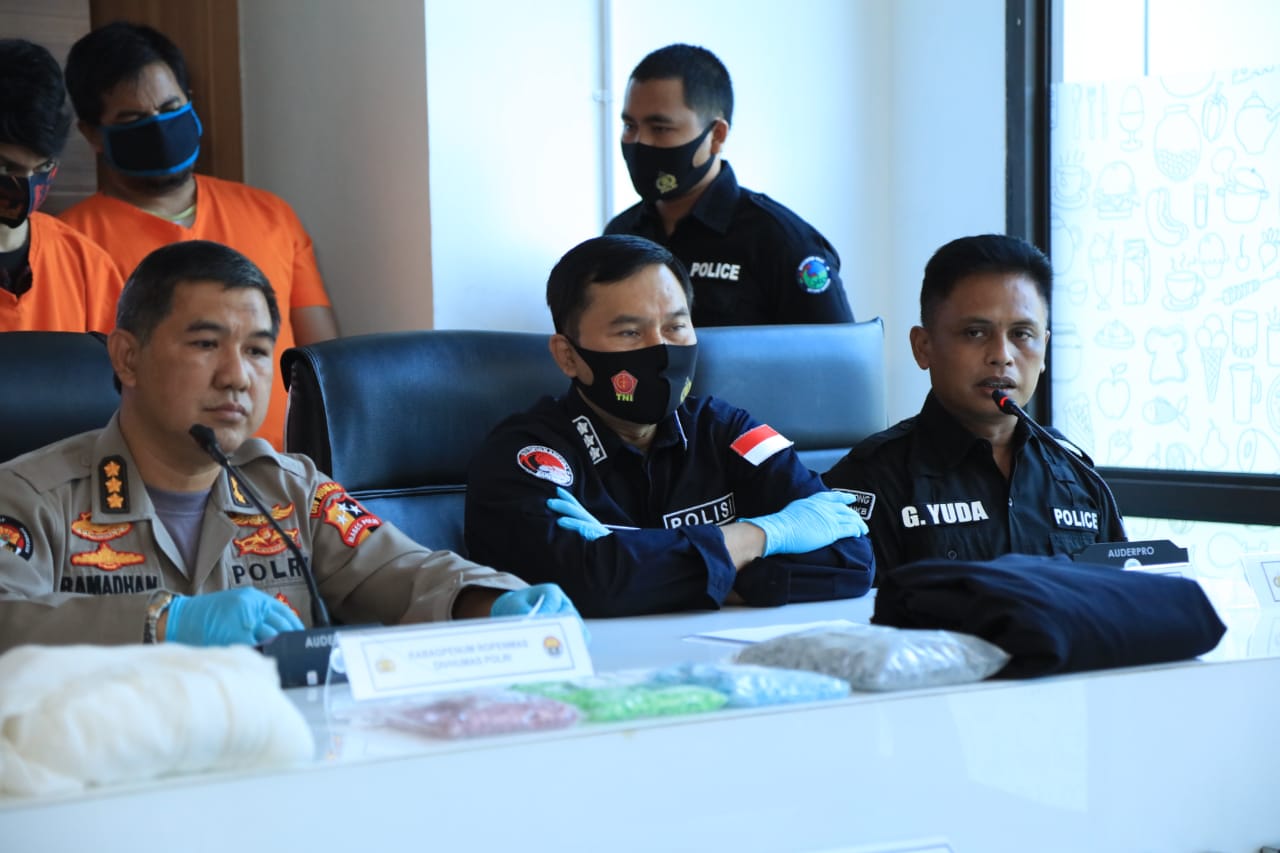 polri gagalkan peredaran 4 945 butir pil ekstasi jaringan belanda makassar 35034