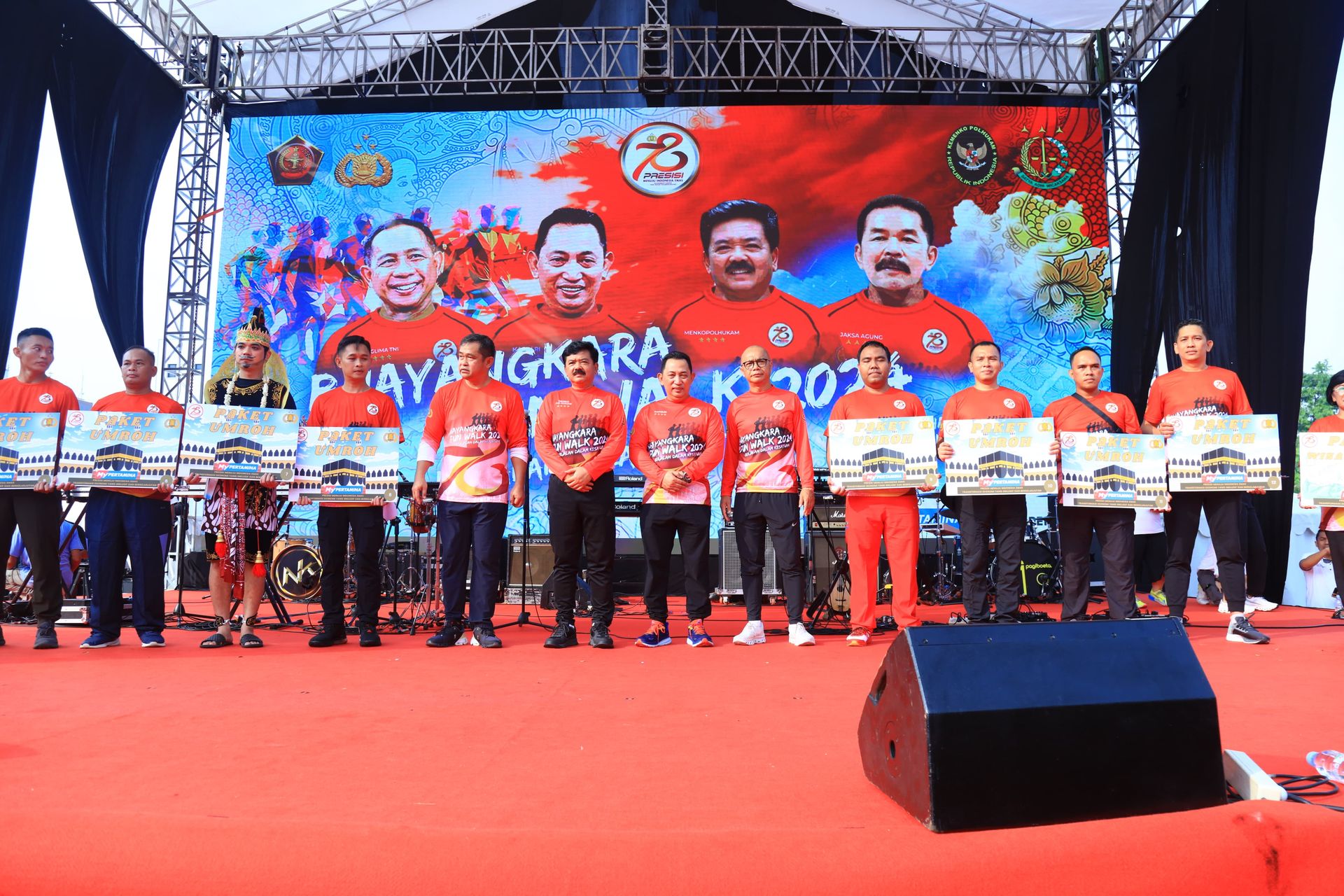 polri gelar fun walk sambut hut bhayangkara ke 78 75551