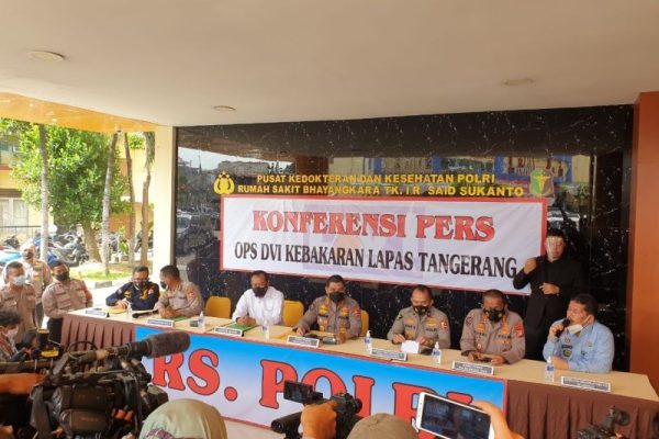 polri kembali identifikasi 8 jenazah korban kebakaran lapas tangerang 27219