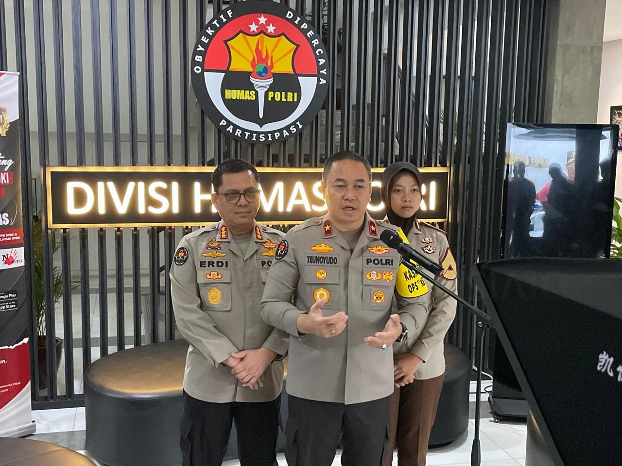 polri kendaraan keluar jakarta dari gt cikupa utama mendominasi 72569