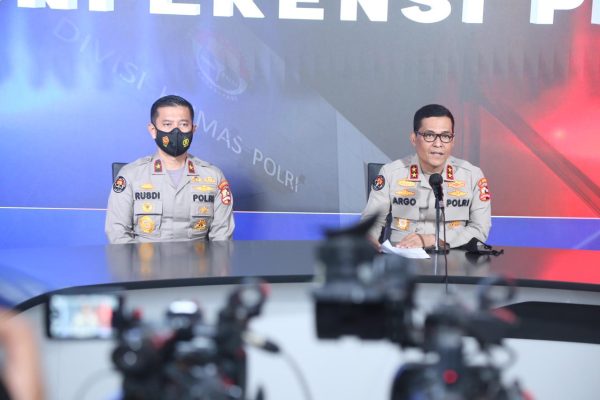 polri kerahkan tim inafis telusuri penyebab kilang minyak balongan 30925