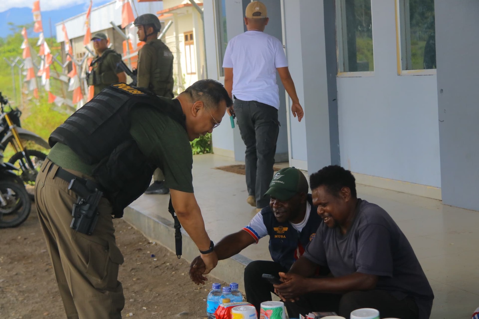 polri komitmen jaga perdamaian dan pembangunan di papua 83331