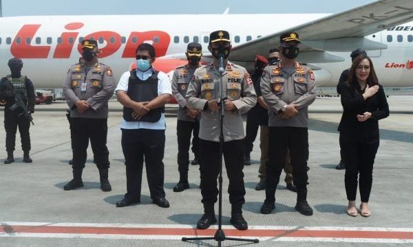 polri pindahkan hasil penangkapan 22 terduga teroris jawa timur ke jakarta 30788
