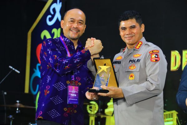 polri raih juara i kategori booth terfavorit di kampung hukum 2025 mahkamah agung 84416