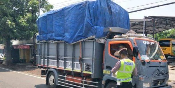 polri sudah tindak 30 000 truk odol sepanjang awal tahun 2022 45189