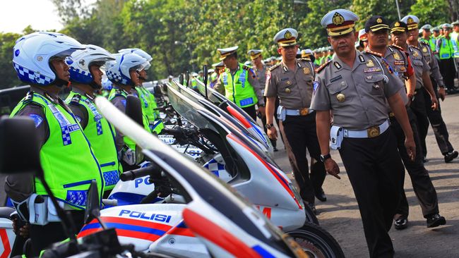 polri terdapat tujuh pengguna jalan yang mendapat hak prioritas 19876