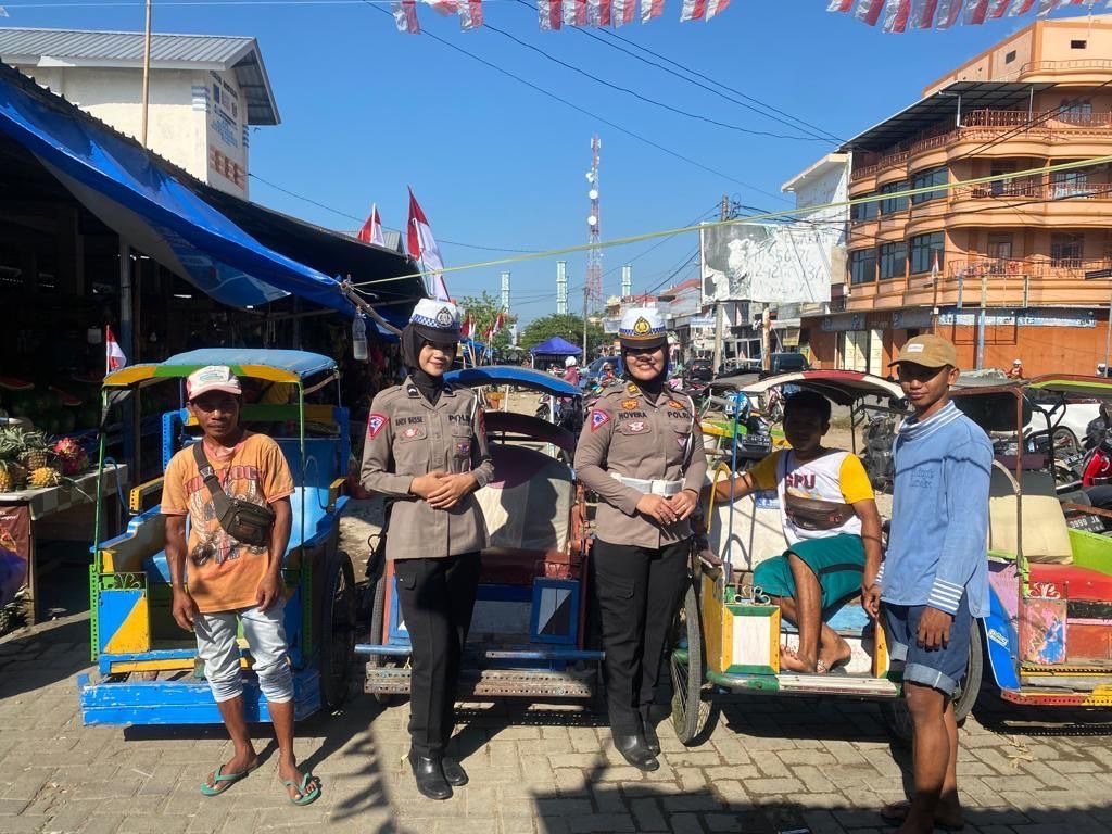 polwan dirlantas polda sulbar gelar aksi keselamatan berkendara bersama tukang becak 74582