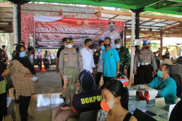 precision magetan resort police holds vaccination for persons with disabilities and the public 43334