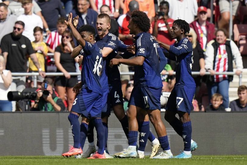 premier league manchester united kalahkan southampton 3 0 78852